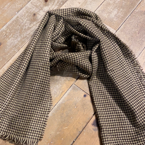 CATHERINE LILLYWHITE'S HOUNDSTOOTH SCARF