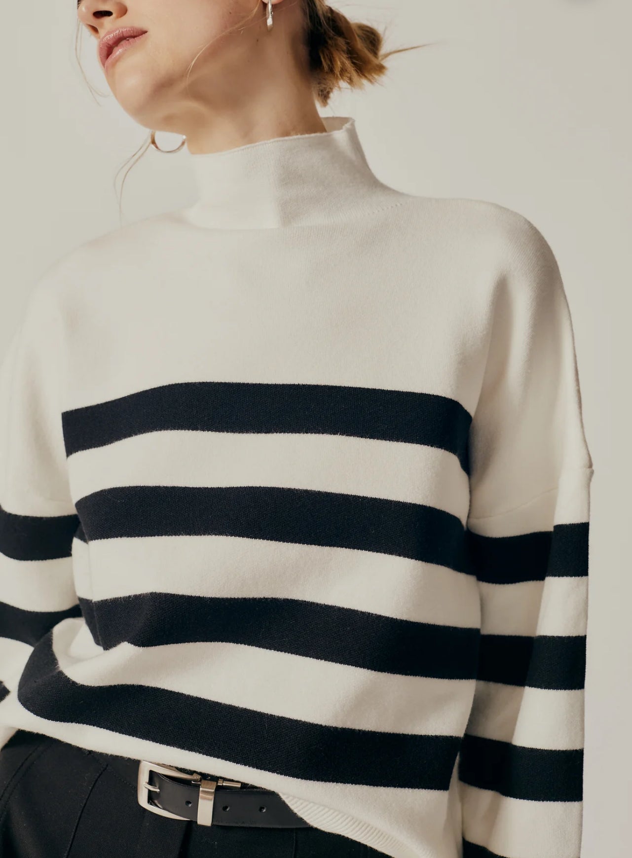 DELUC CLIVIA STRIPED TURTLENECK SWEATER