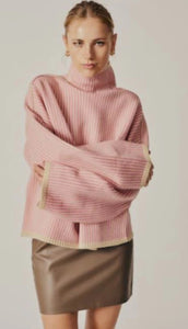 DELUC GERANIUM TURTLENECK SWEATER