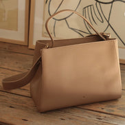ELA LADY BAG WITH GOLD HARDWARE AND MAGNET
