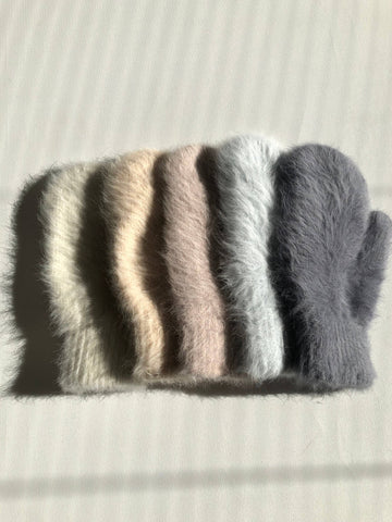 BILLY BAMBOO FLUFFY ANGORA MITTENS - neutral