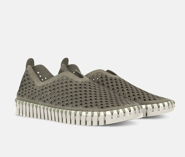 ILSE JACOBSEN TULIP FLATS WITH CUT OUTS