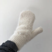 BILLY BAMBOO FLUFFY ANGORA MITTENS - neutral