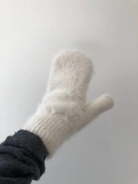 BILLY BAMBOO FLUFFY ANGORA MITTENS - neutral