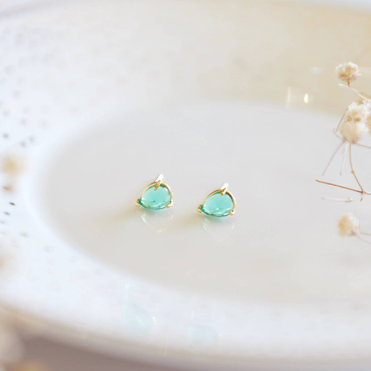 Oh So Lovely Emerald Tear Drop Stud Earrings