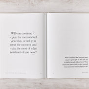 101 Quotes That Will Change The Way You Think - table book