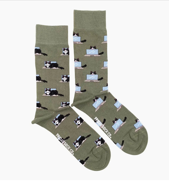 MEN’S *FRIDAY MISMATCHED SOCKS-ANIMALS & HOBBIES