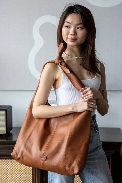 RISA UPCYCLED LEATHER KNOT TOTE
