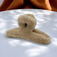 YH12 faux fur hair clip