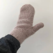 BILLY BAMBOO FLUFFY ANGORA MITTENS - neutral