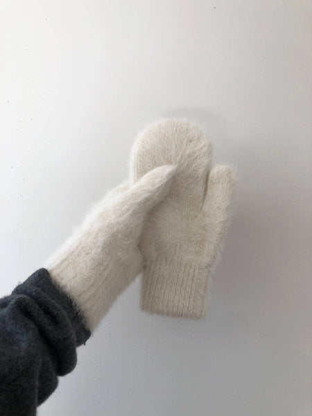 BILLY BAMBOO FLUFFY ANGORA MITTENS - neutral