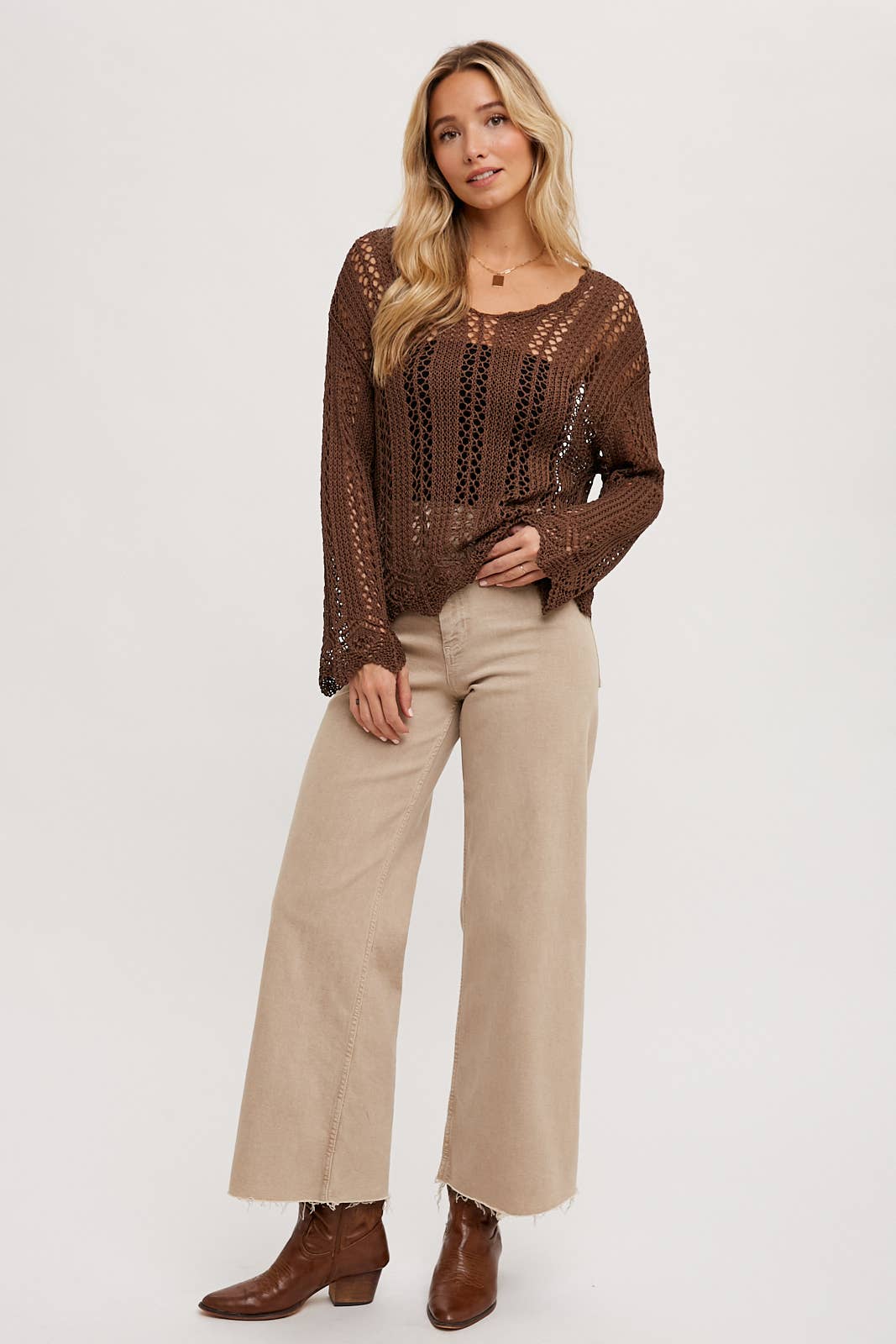 OPEN KNIT V-NECK PULLOVER - Scalloped Hem