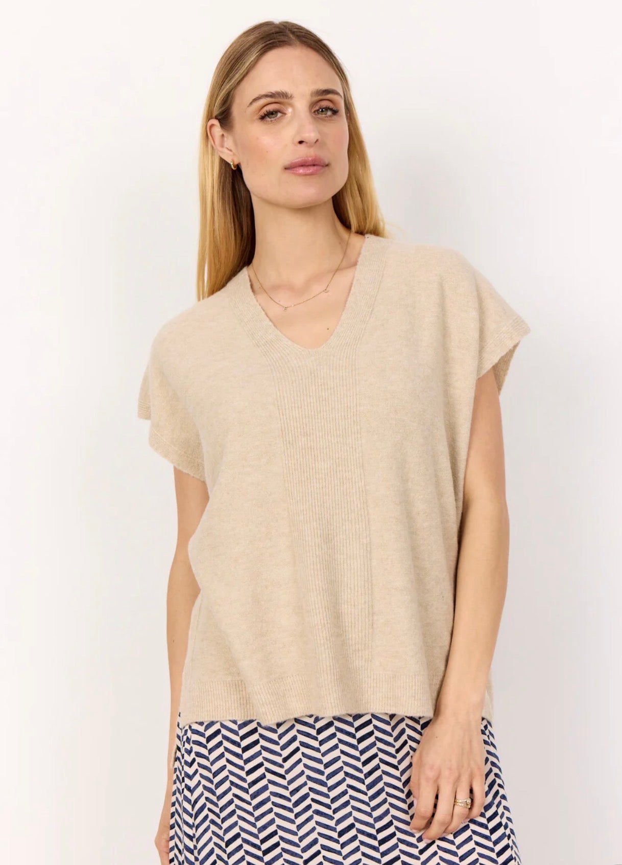 SOYA SERINE SLEEVELESS KNIT TOP