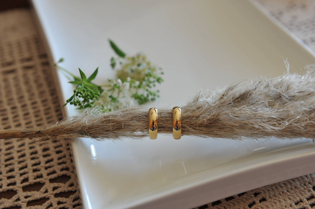 Oh So Lovely Lucia flat hoop