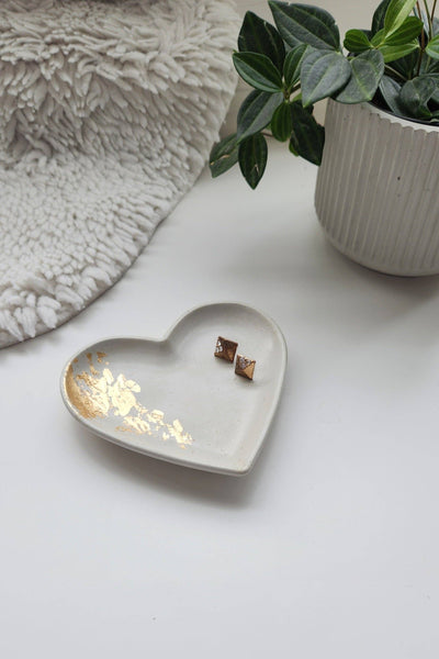 PLANT ‘ER HERE Heart Tray