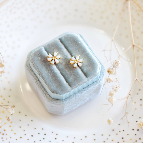 OH SO LOVELY Lou Opal Daisy Stud Earrings 