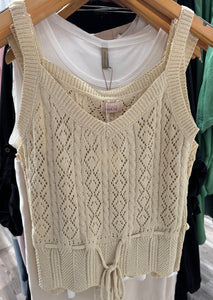 NKN KNITTED TOP WITH OPENWORK MIX
DETAIL AND WAISTBAND