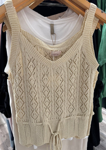 NKN KNITTED TOP WITH OPENWORK MIX
DETAIL AND WAISTBAND