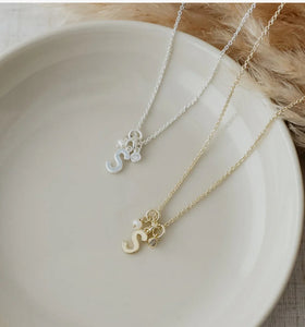 GLEE INSIGNIA NECKLACE