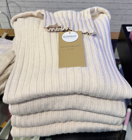 SOYA KANITA TURTLE NECK-CREAM