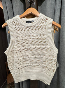 RD STYLE ABIGAIL SLEEVELESS CREW NECK PULL-OVER