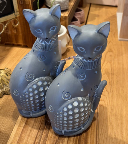 Prim and Proper Cat Statve(18-2.4)