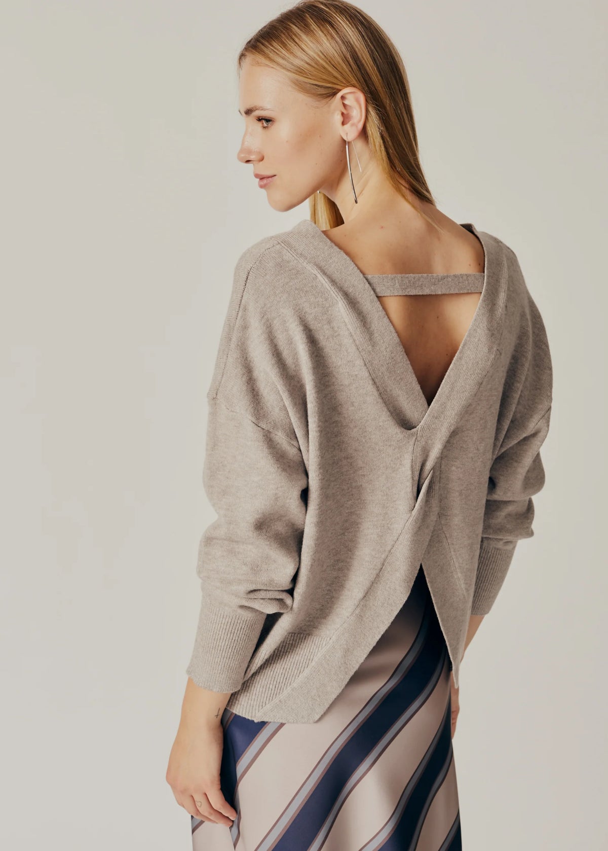 DELUC BLOSSOM OPEN BACK SWEATER