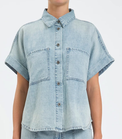 DAZE SHORE TOP ROLLED SLEEVE TOP