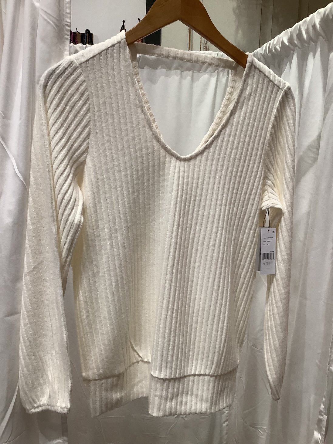 LIVERPOOL RIBBED VNECK SWEATER