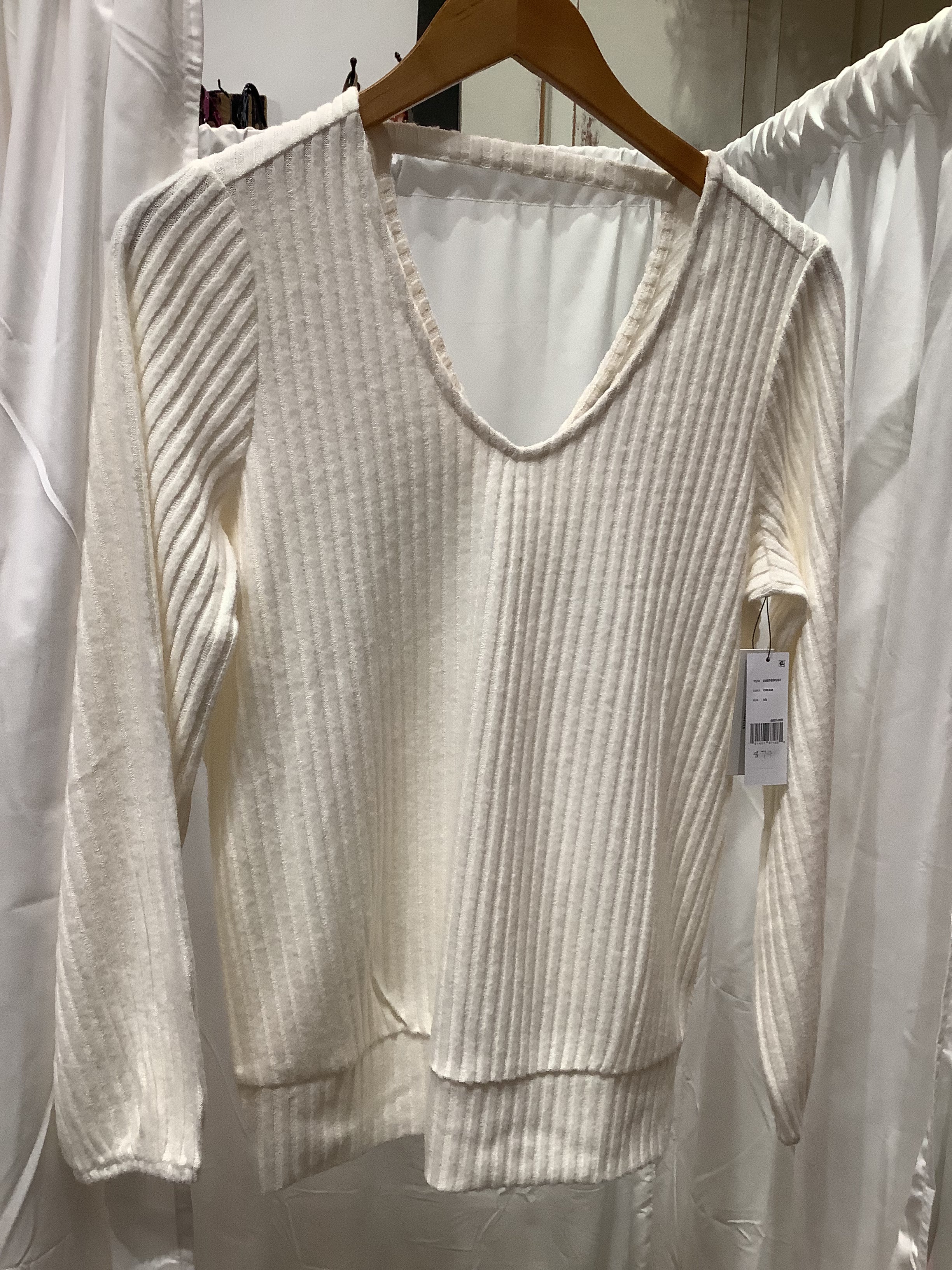 LIVERPOOL RIBBED VNECK SWEATER