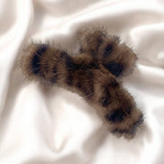 Byren Leopard faux fur hair clip ZE09