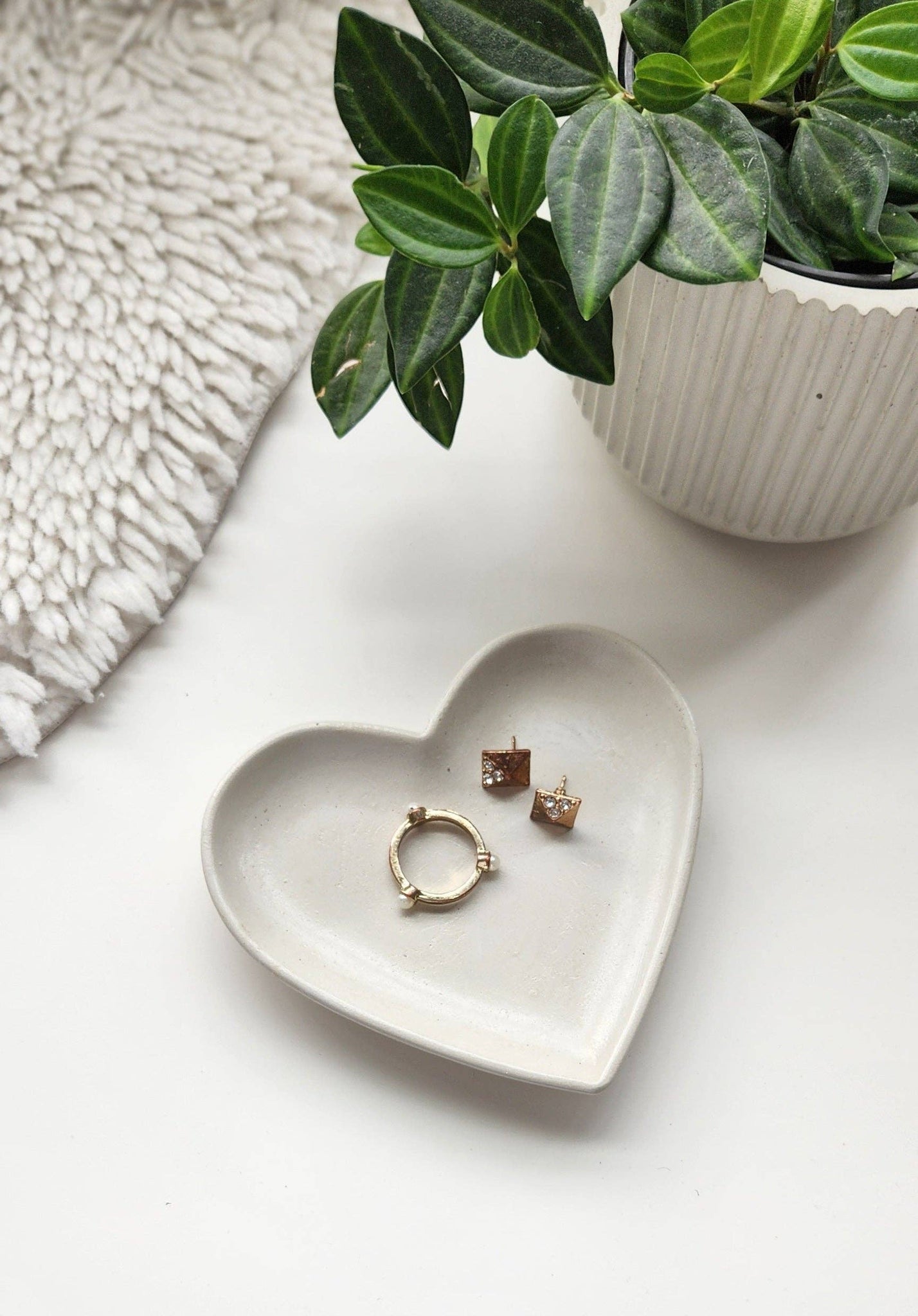 PLANT ‘ER HERE Heart Tray