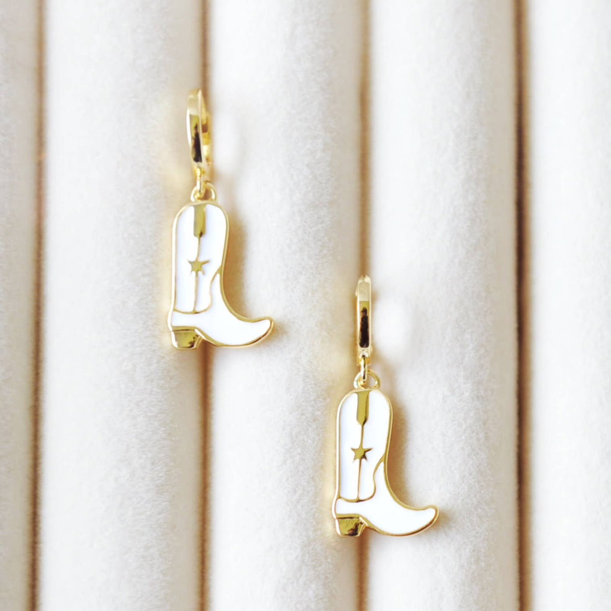 OH SO LOVELY Kataleya Cowboy Boot Necklace 