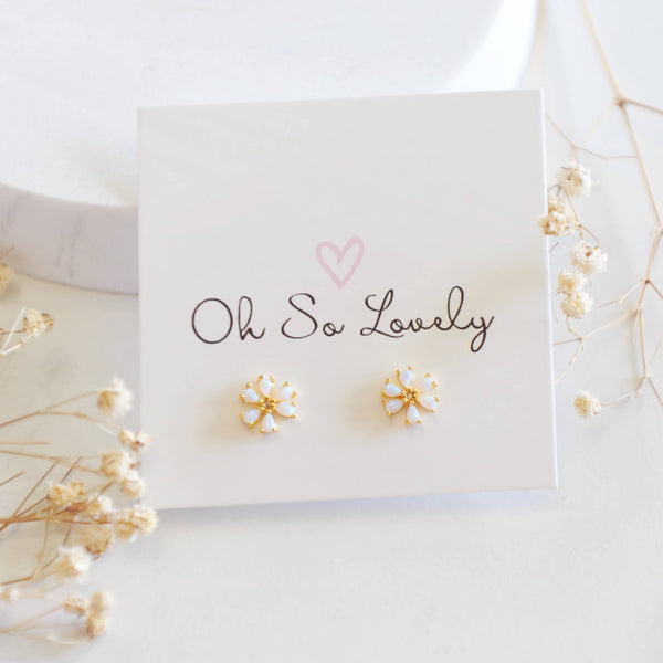 OH SO LOVELY Lou Opal Daisy Stud Earrings 