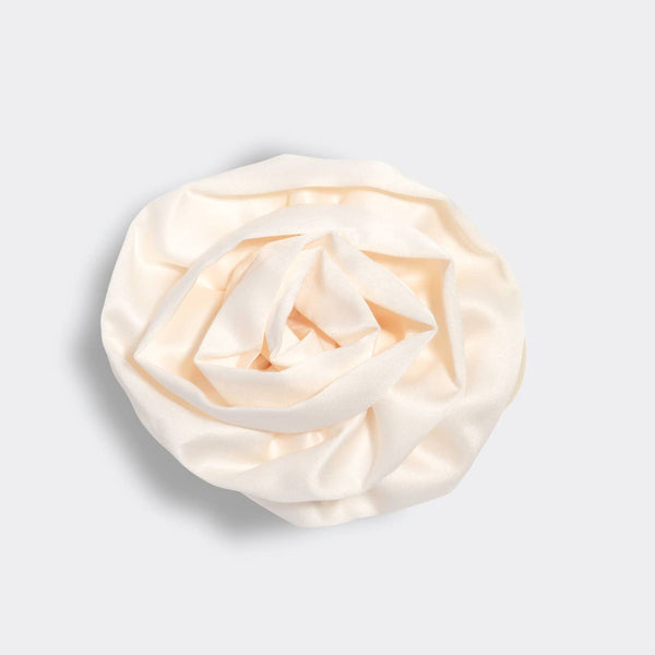 KITSCH Satin Rosette Medium Flat Cloud Clip - Cream