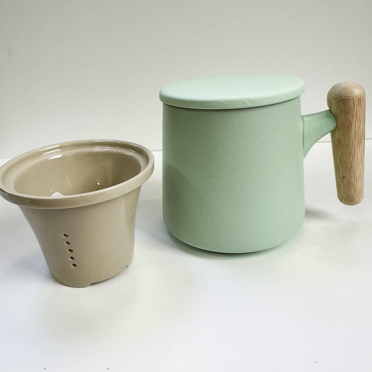 Japanese Wave Ceramic Tea Mug with Infuser & Lid