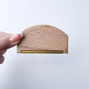 Eco-Friendly Wooden Lint Remover