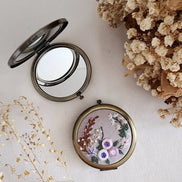 Quince fables Floral Embroidered Compact Mirror, Collection Sophia