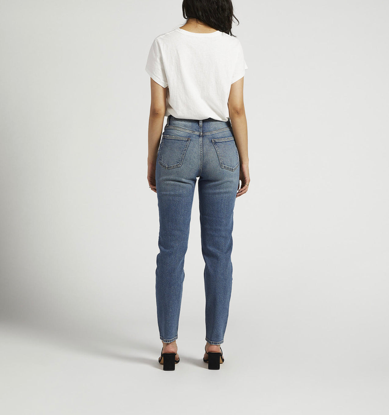 SILVER HIGH RISE TAPERED LEG MOM JEAN
