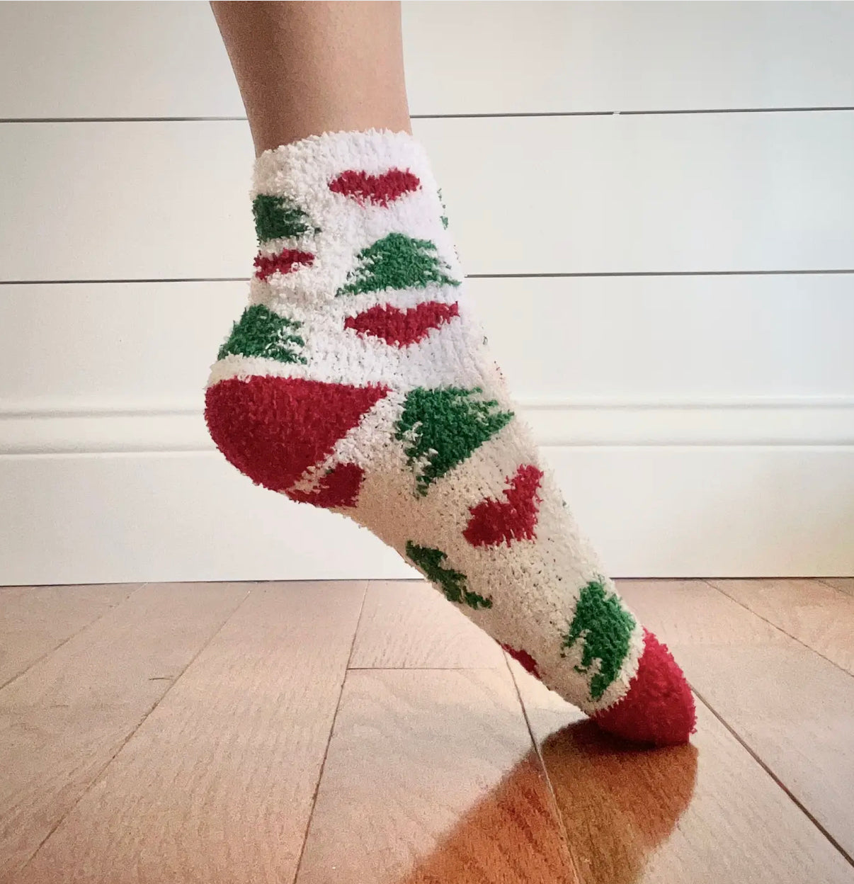 IZZIES ASSORTED HOLIDAY SOCKS